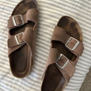 Birkenstock Arizona sandals, brown suede (size 9-9.5 US / 40 EU)